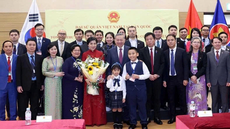 Party leader To Lam meets with Vietnames expatriates in RoK